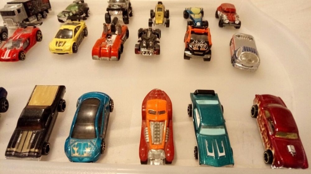 Miniaturas de Carros de Excelentes Marcas (Novos)