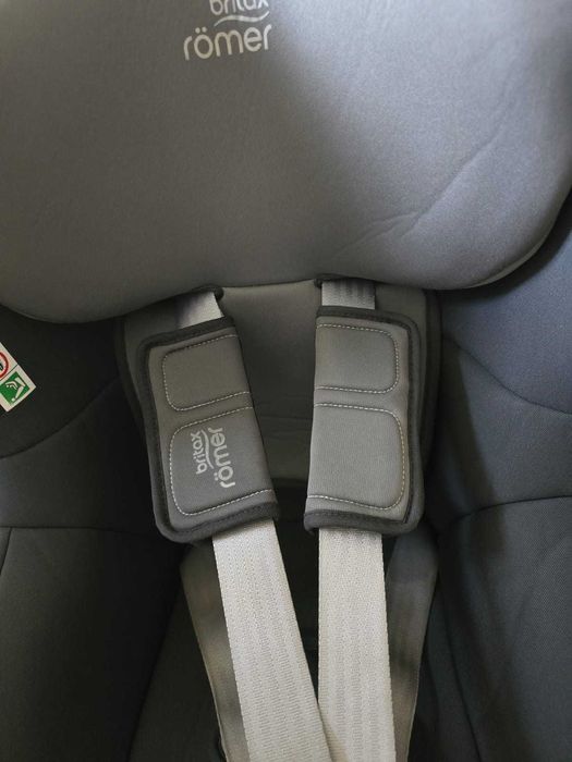 Fotelik samochodowy obrotowy Britax Romer DUALFIX M i-SIZE