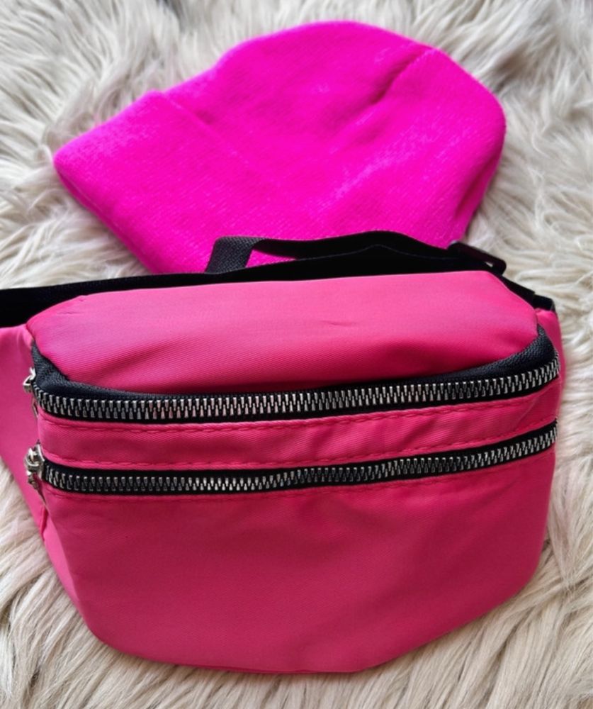 Nerka torebka mocno różowa i czapka w tym samym kolorze