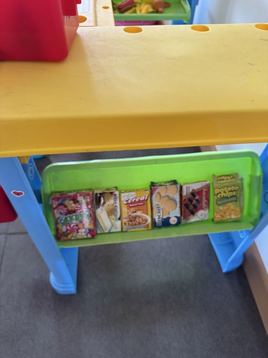 Supermercado de brincar com maquina registadora, carro de compras..