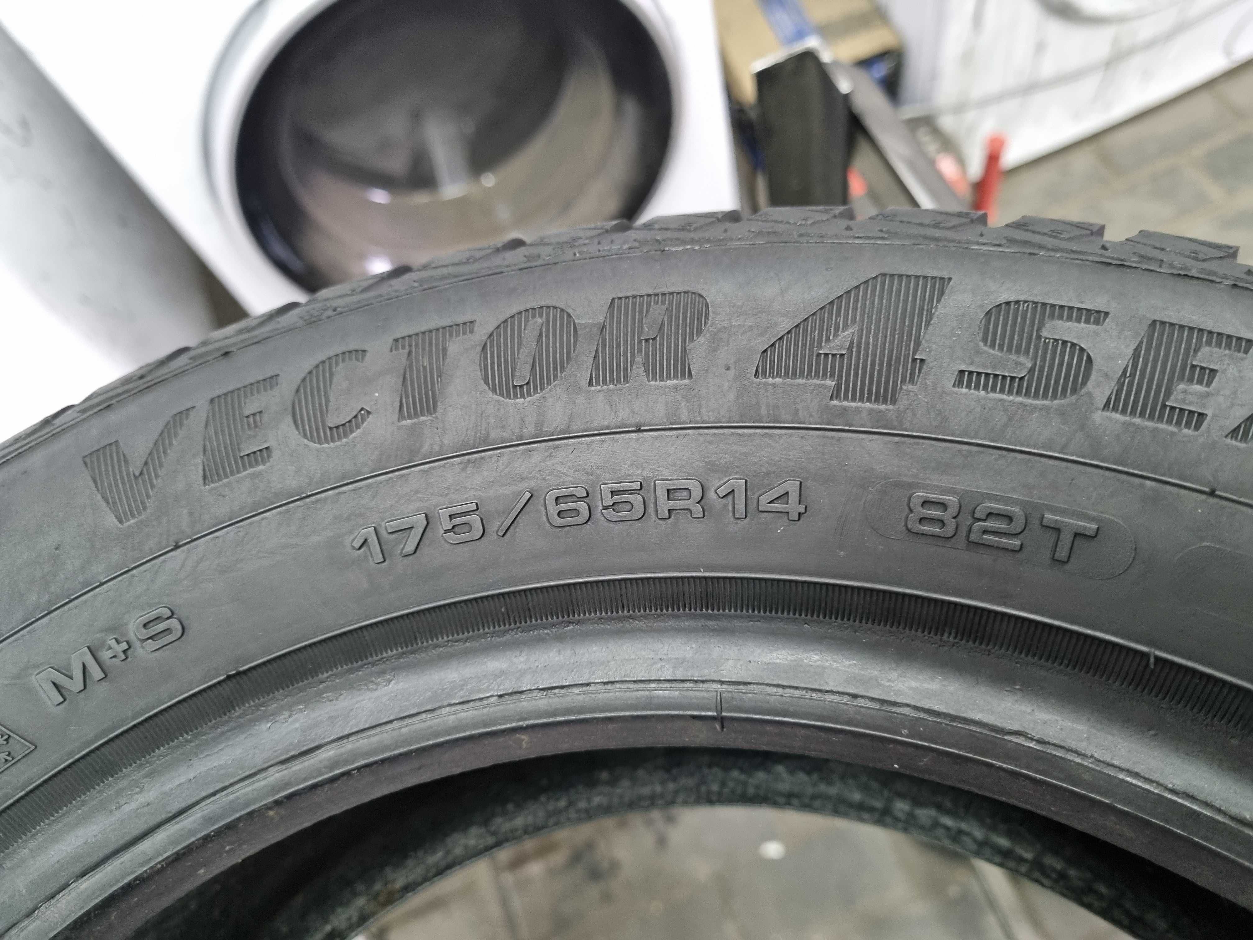 175/65/14 82T Goodyear Vector 4seasons Gen-2 D.0716