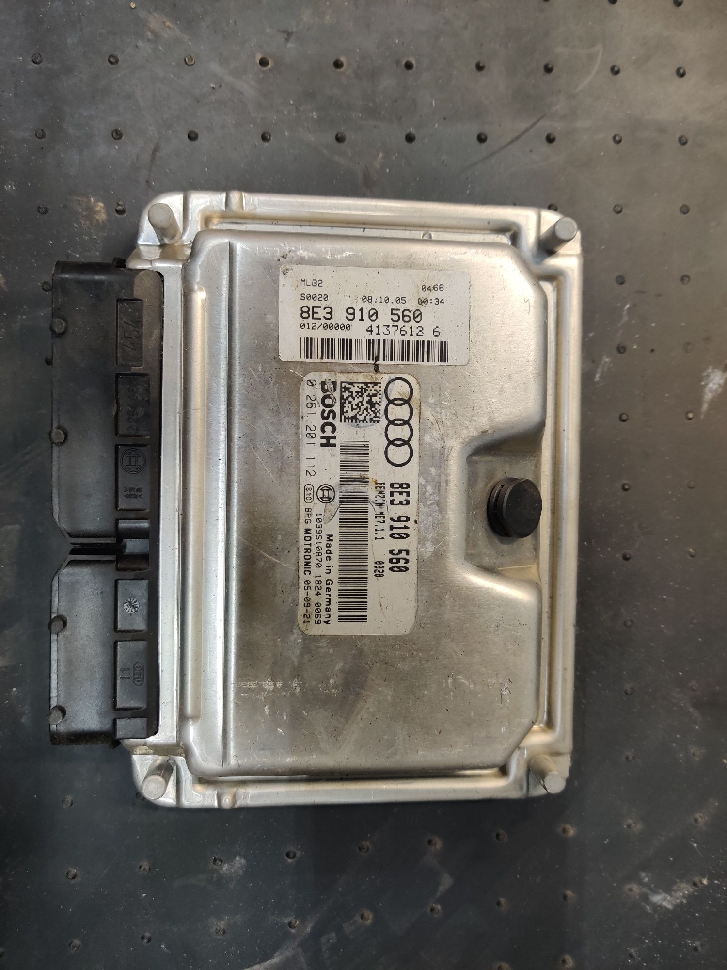Komputer sterownik silnika ECU Audi S4 b6 b7 4.2 BBK