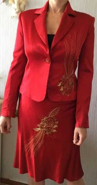 Костюм з гарної  тканини. Турція. Segese.