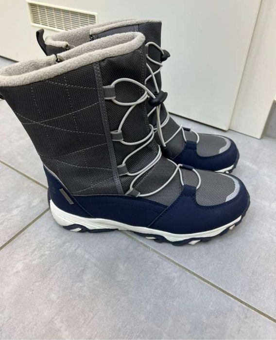 Нове дитяче взуття