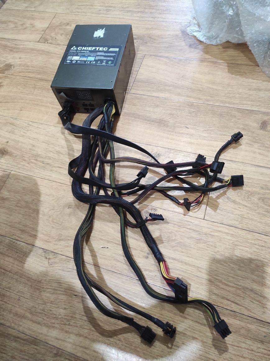 Блок питания Chieftec cft 1000g df