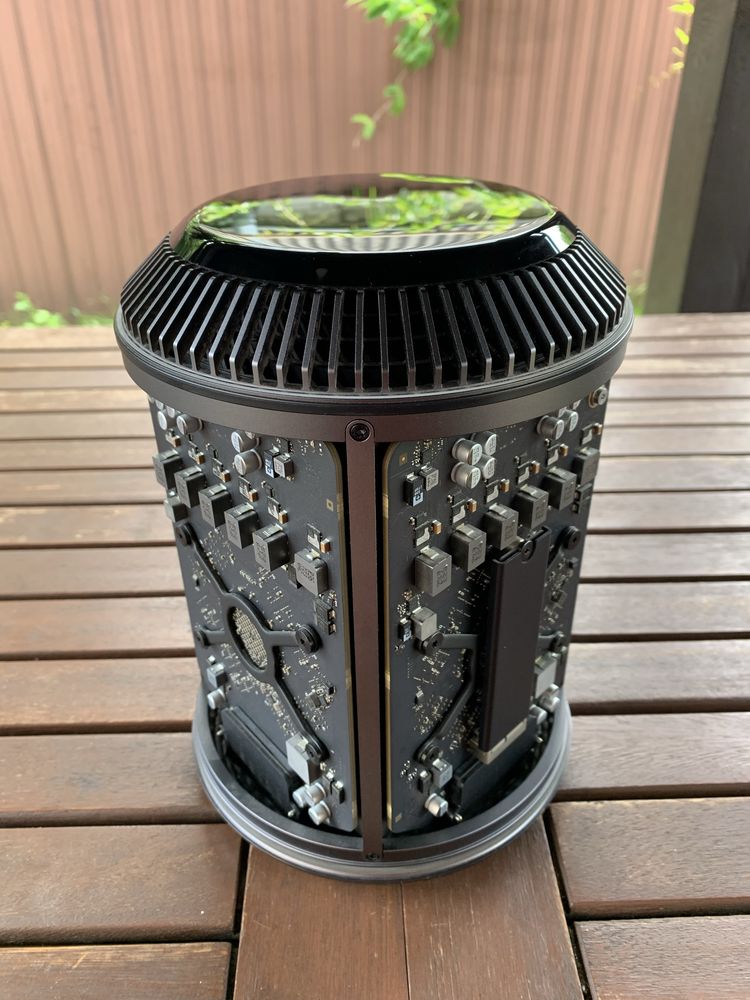 Apple Mac Pro (late 2013)