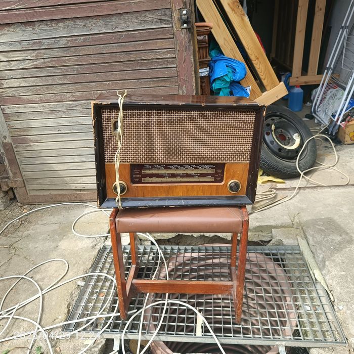 Niemieckie radio lampowe Nordmende ukf