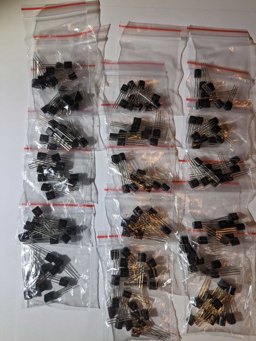 180ШТ набір транзисторов ТО-92 SOT-23 18*10шт 2222 A92 A42 C945 S9015