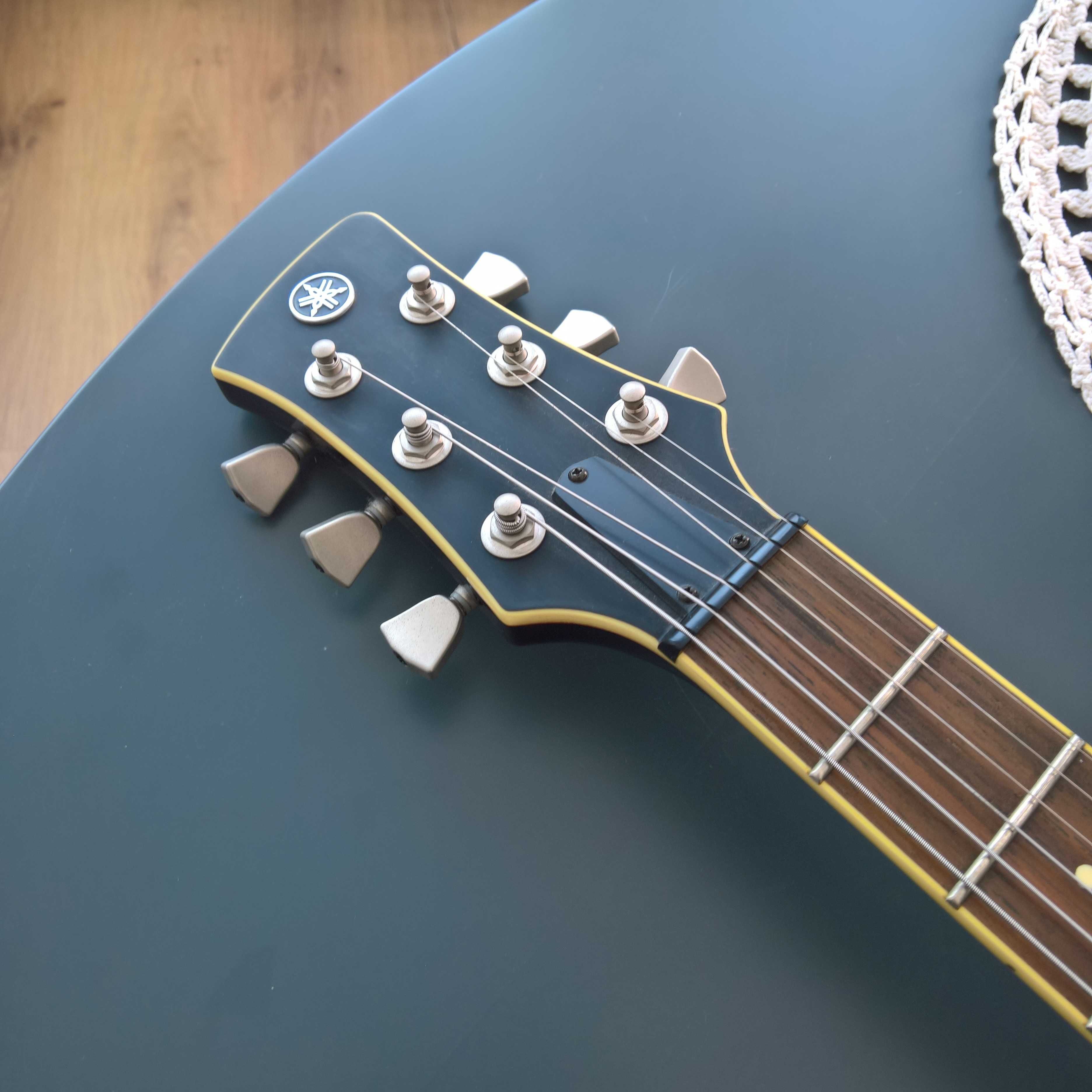 Guitarra Yamaha Revstar RS502