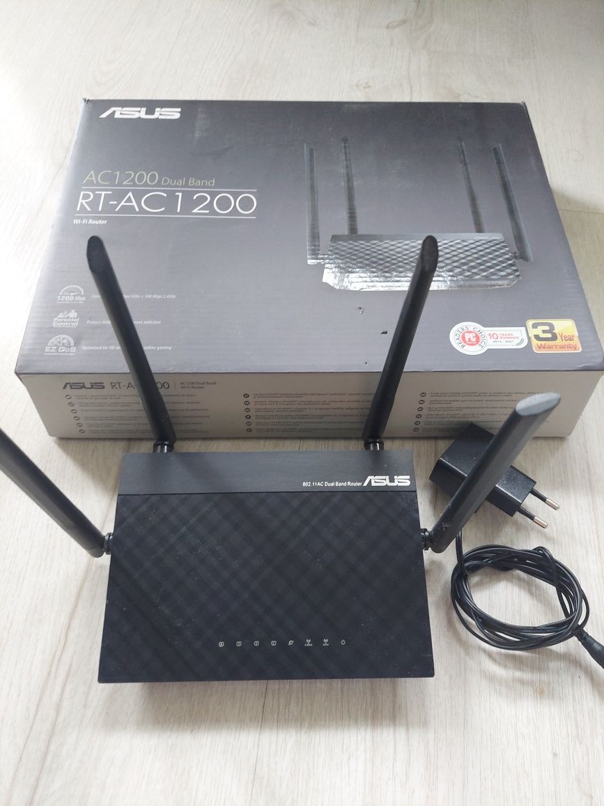 Router ASUS Wi-Fi AC1200