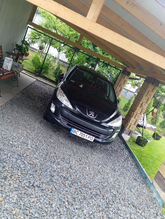 Продам причина продажі виїзд закордон