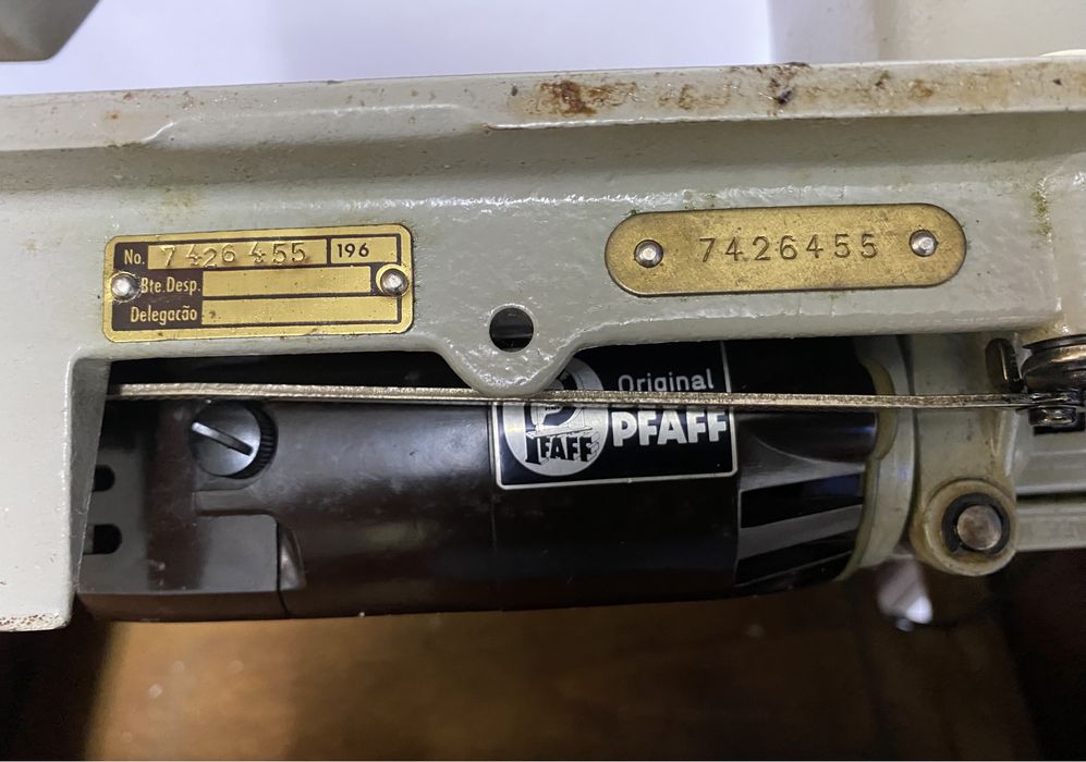 Maquina Costura PFAFF 260 automatica