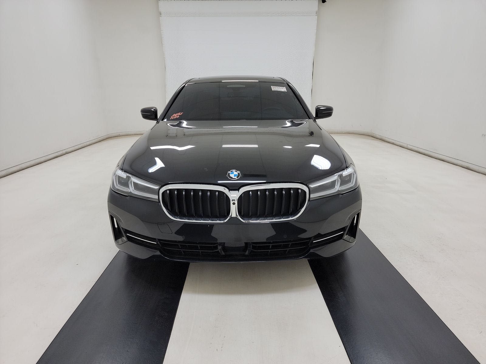 BMW 5 Series 530E гібрид плагін