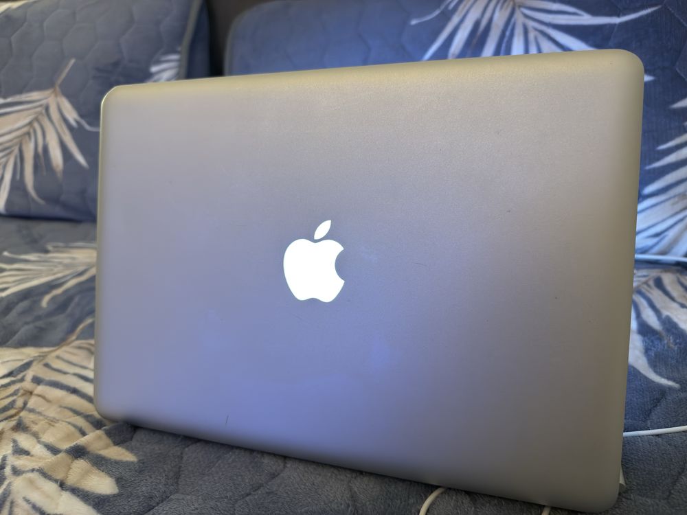 Macbook parametry na zdjeciu