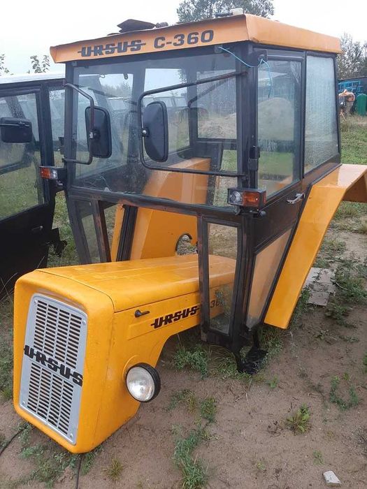 Kabina z błotnikami,Maska Ursus c355,c360 dwie pary drzwi,WYSYŁKA