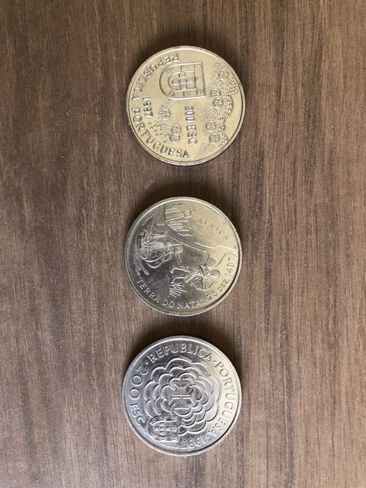 Vendo moedas 200 escudos
