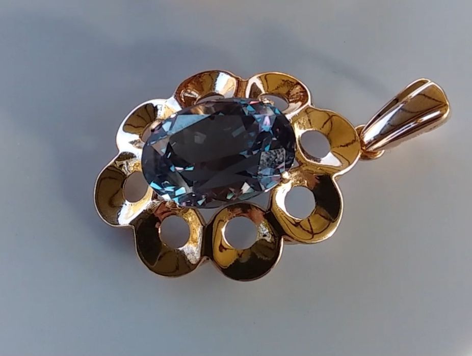 Золотой кулон ссср с александритом