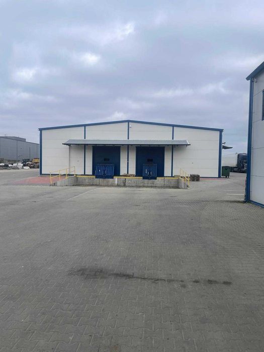 Hala 840m2 z dokami załadunkowymi ogrzewana