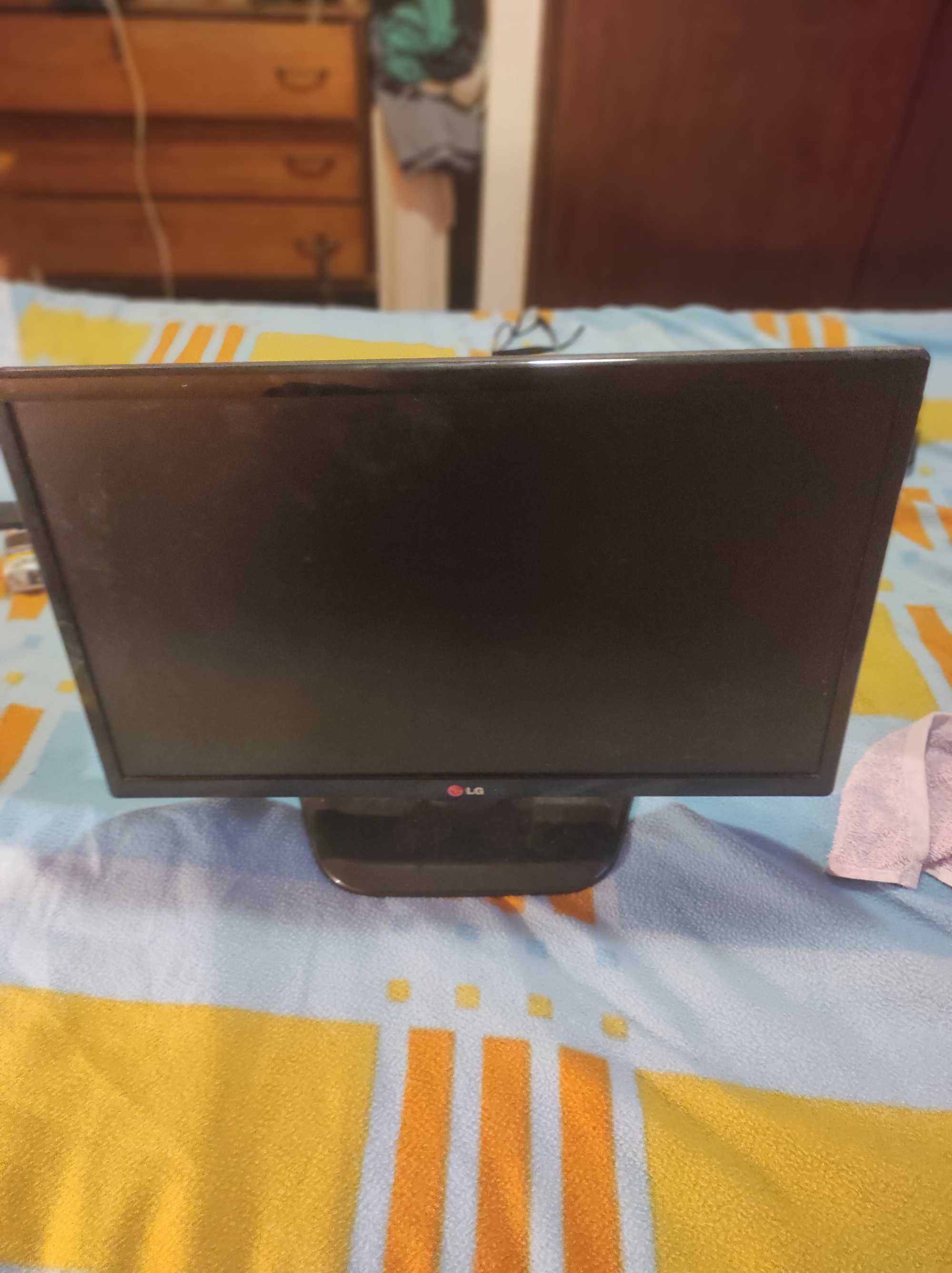 TV LG de 27 polegadas com comando