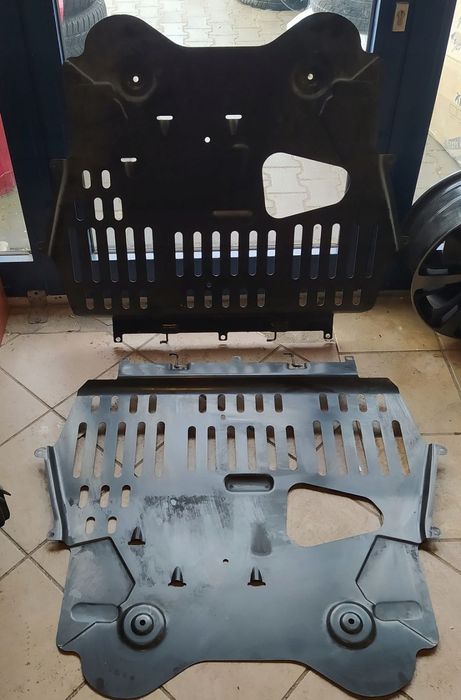 Osłona silnika dolna metalowa 099304E02 Berlingo Partner