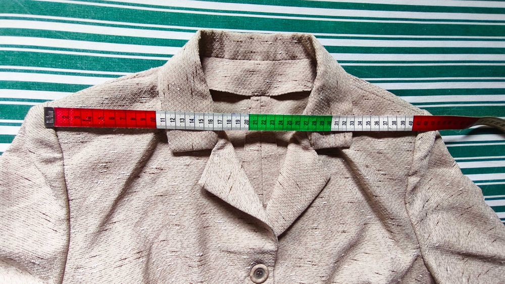 Blazer Manga Curta em bege com riscas - Tamanho 42