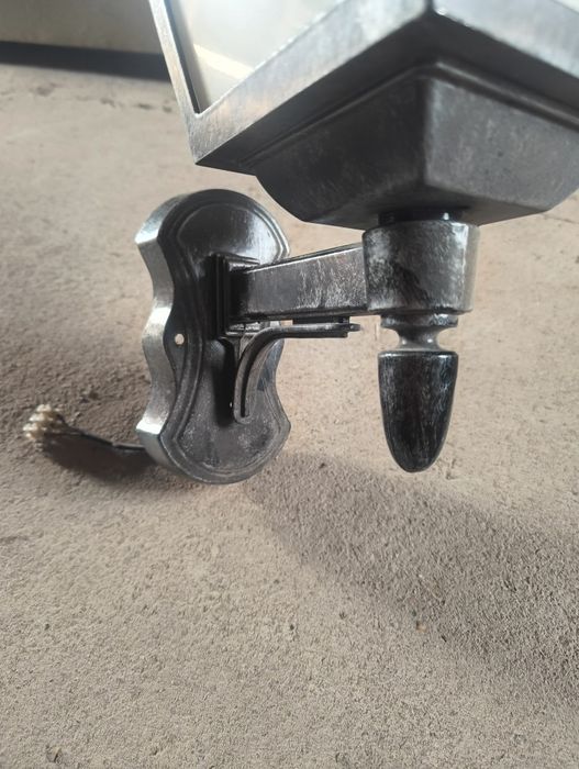 Lampy ozdobne z logiem browaru