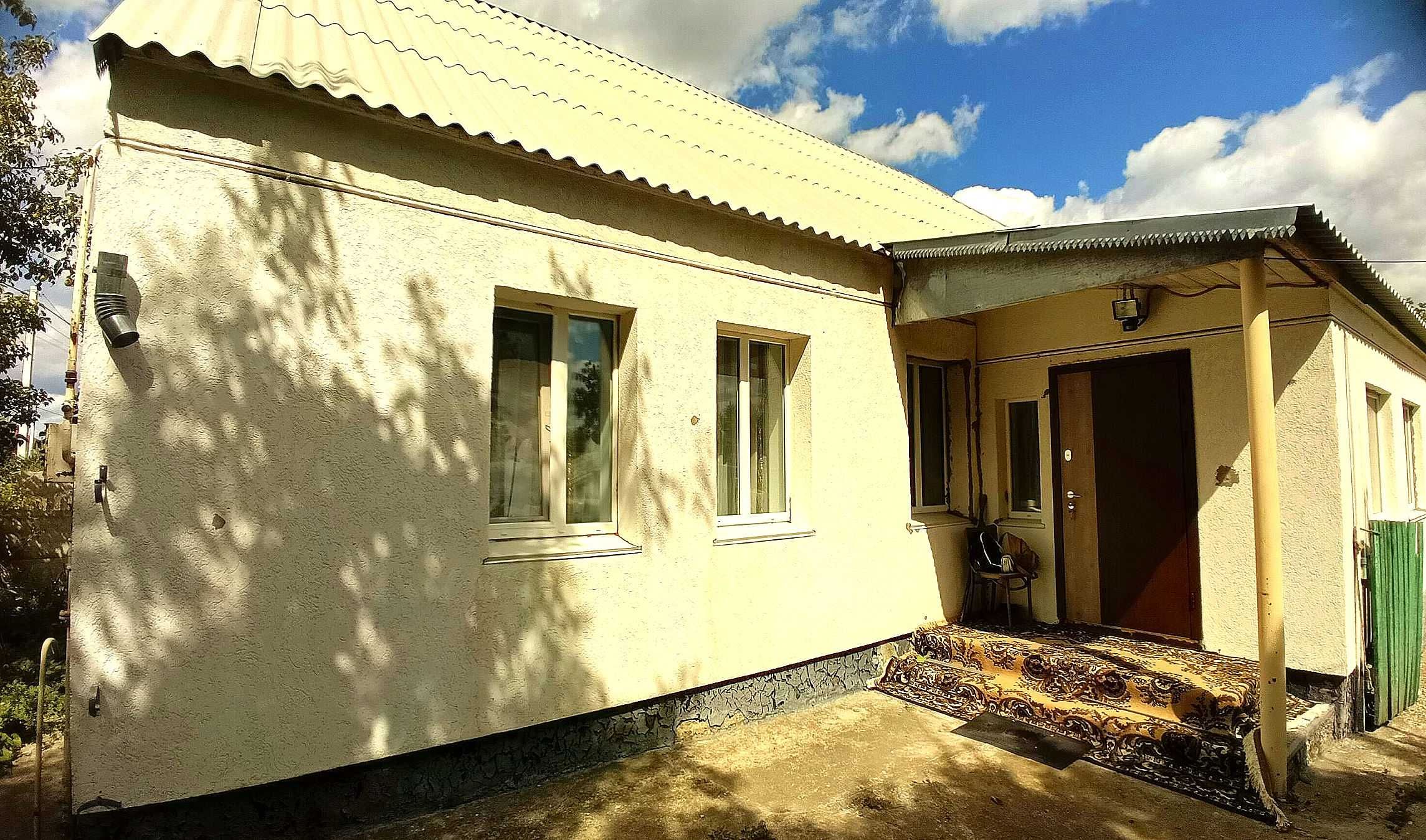 Жилий будинок зі зручностями в с.Андріївка.Часті маршрутки на Київ.