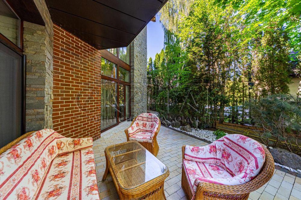 Оренда дизайнерського будинку 441m2 в КМ "Сонячна долина" с. Романкiв