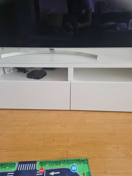 Móvel Sala IKEA modelo Besta