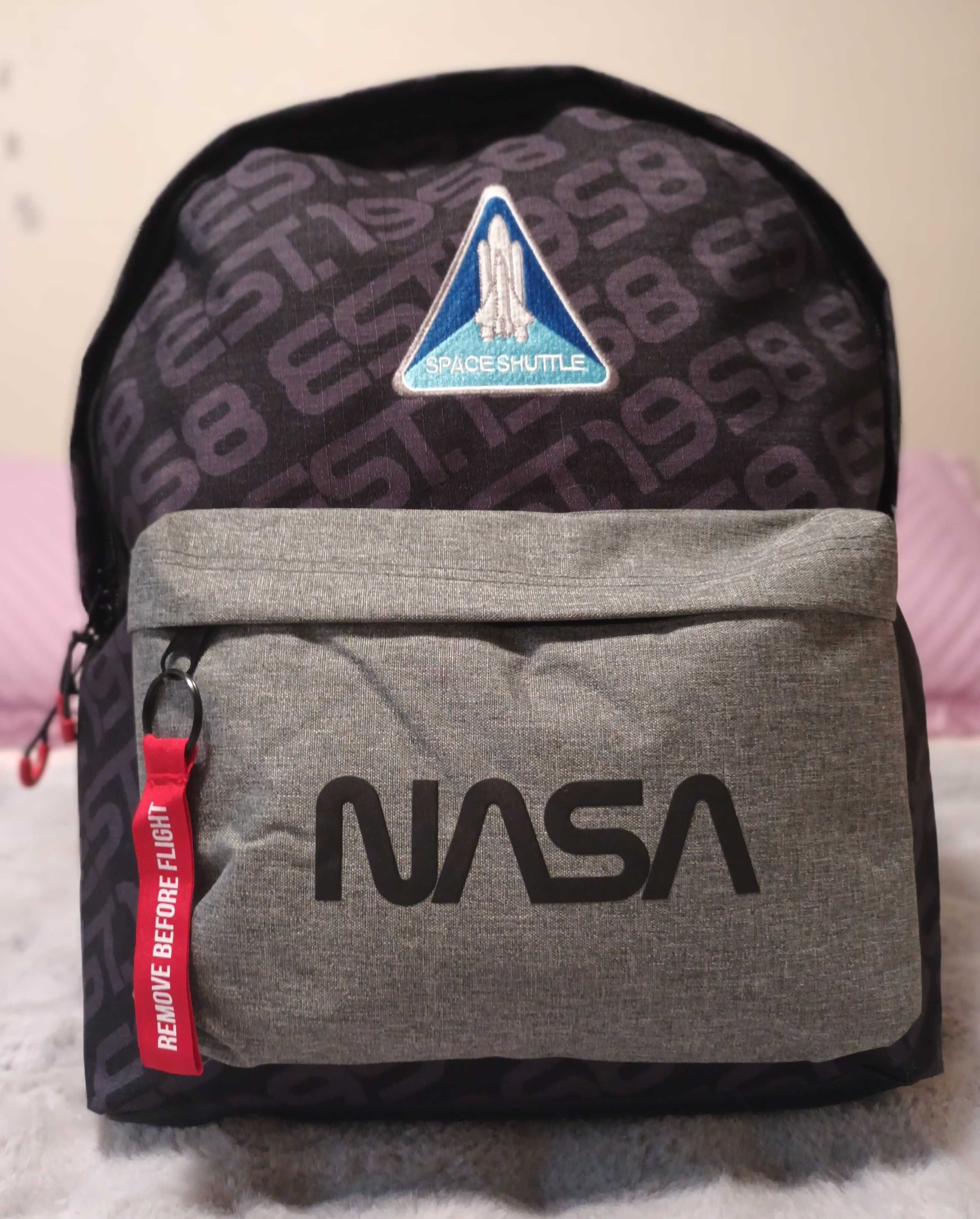 Mochila nova - tema Nasa