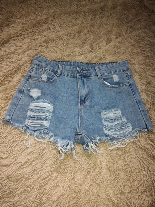 Джинсові шорти, розмір М