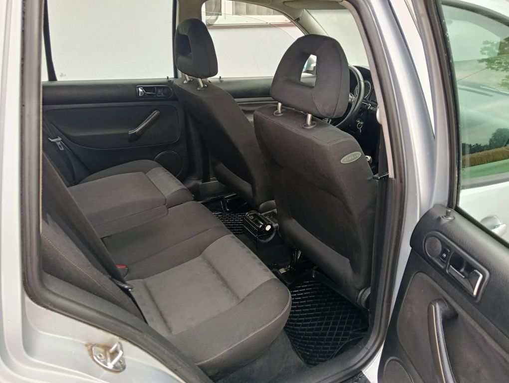 Sprzedam VW Bora 1.6 Benz Rok 2001 Spr Klima Alu Hak Stan Bdb