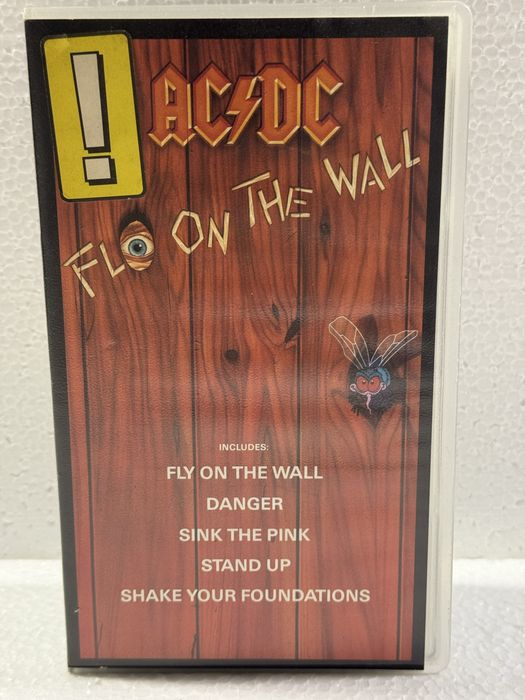 AC/DC cassetes VHS