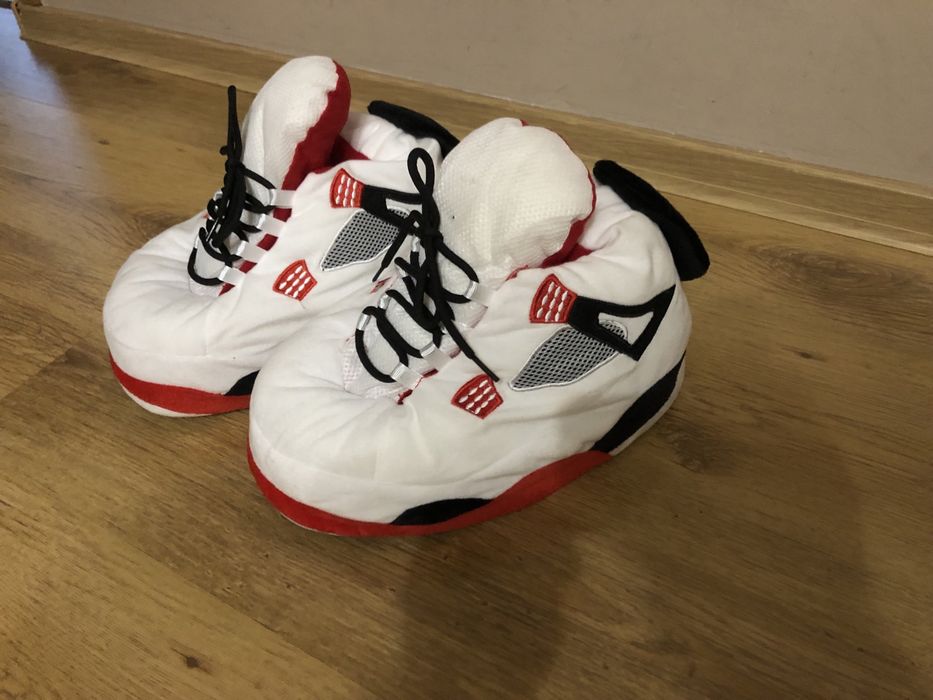 Kapcie pluszowe inspirowane