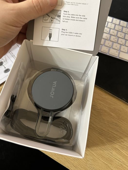 Магнітний тримач для телефону з magSafe для Tesla