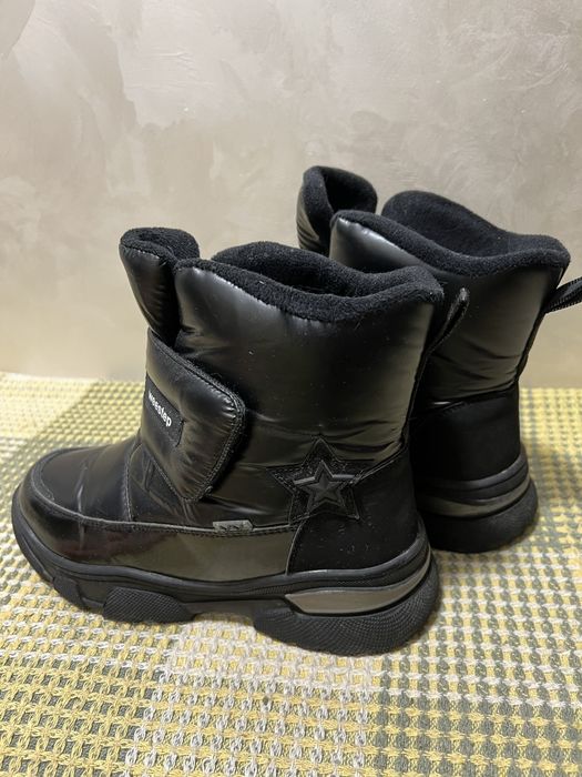 Зимові чоботи для дівчинки