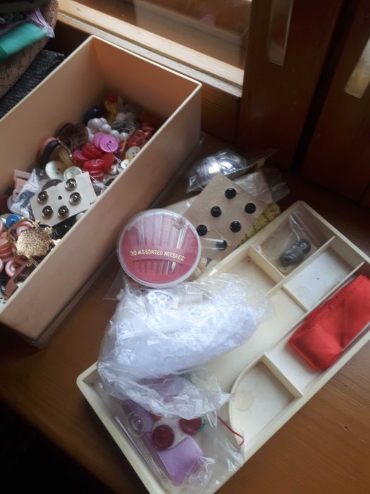 Продам різнокольорові тканини + подарунок