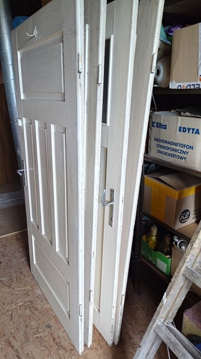 Stare drzwi, bez ościeznic