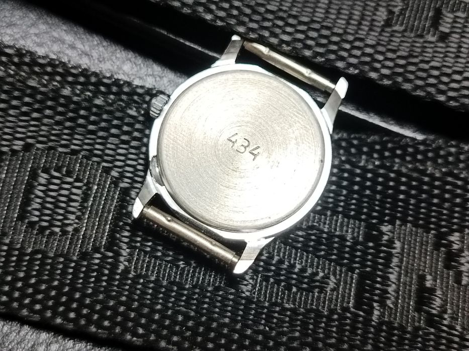 Годинник часы Луч Кварц СССР