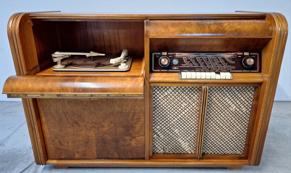 Móvel com rádio e gira discos IMPERIAL