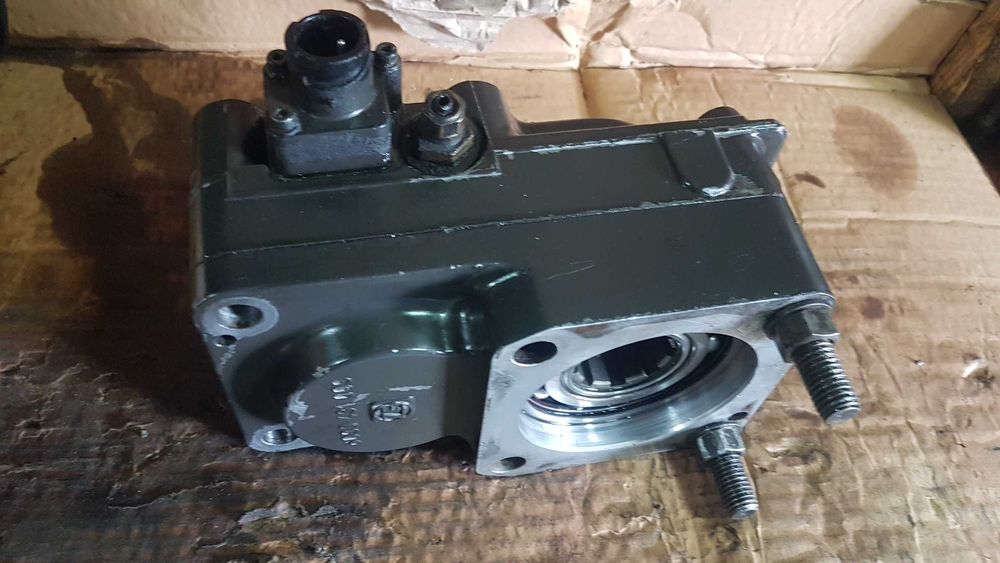 Роздатка, редуктор. PTO,  КОМ, гідравліка, ZF