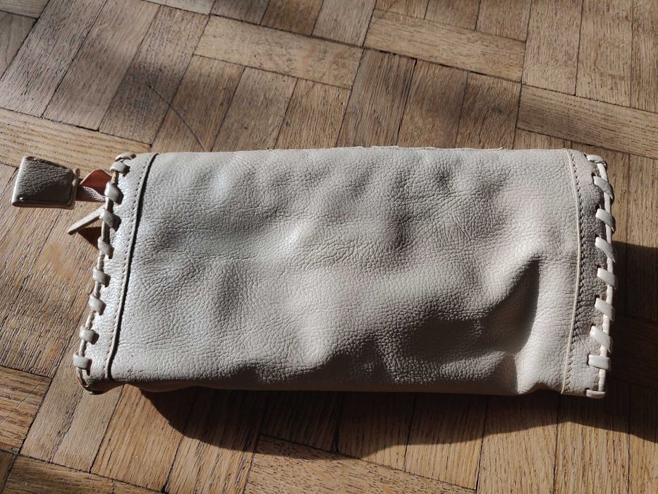 Klimatyczna i b. oryginalna kopertówka BANK z ozdobną czaszką