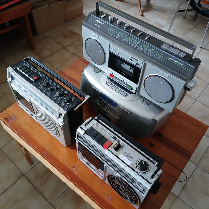 Lote  de 4 rádios, Aiwa, Panasonic, Telefunken e Sanyo