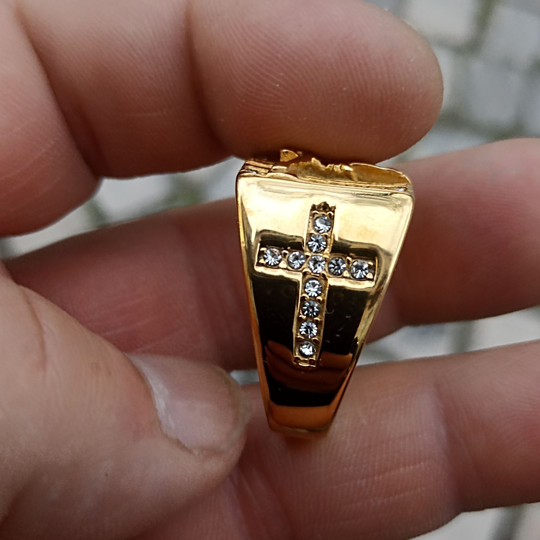 Anel Grosso dourado novo