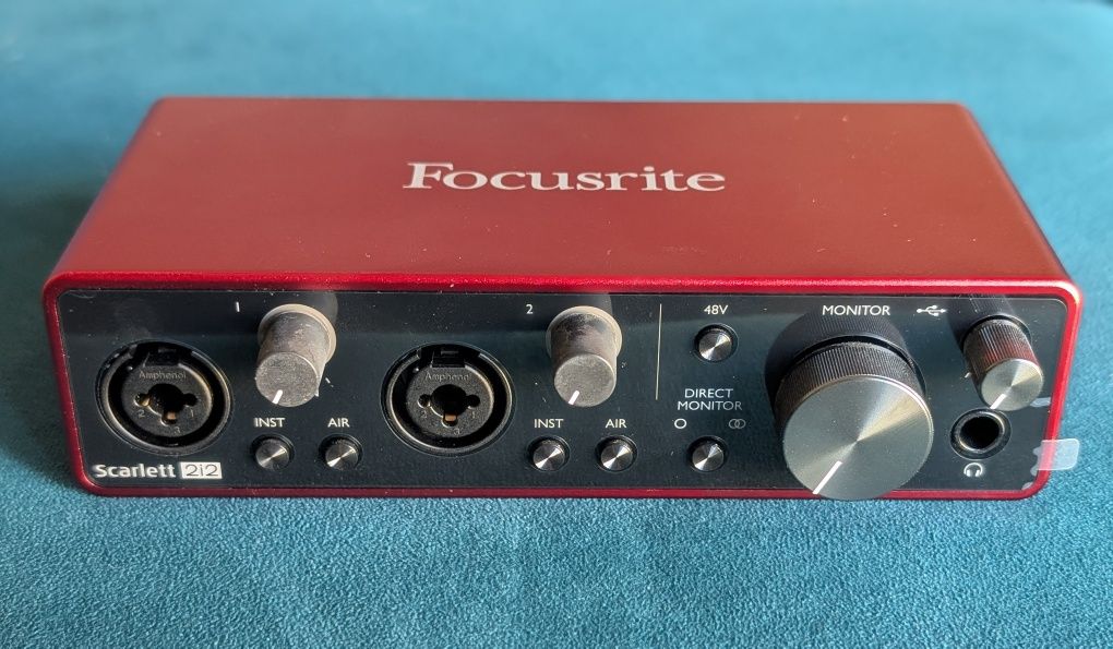Focusrite Scarlett 2i2 3rd Gen

Interface de áudio Focusrite Scarlett