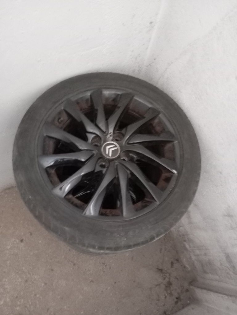Jantes, pneus semi novos e capo