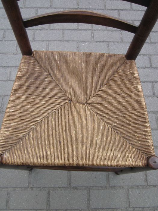 stare krzesło antyk siedzisko wyplatane z sitowia