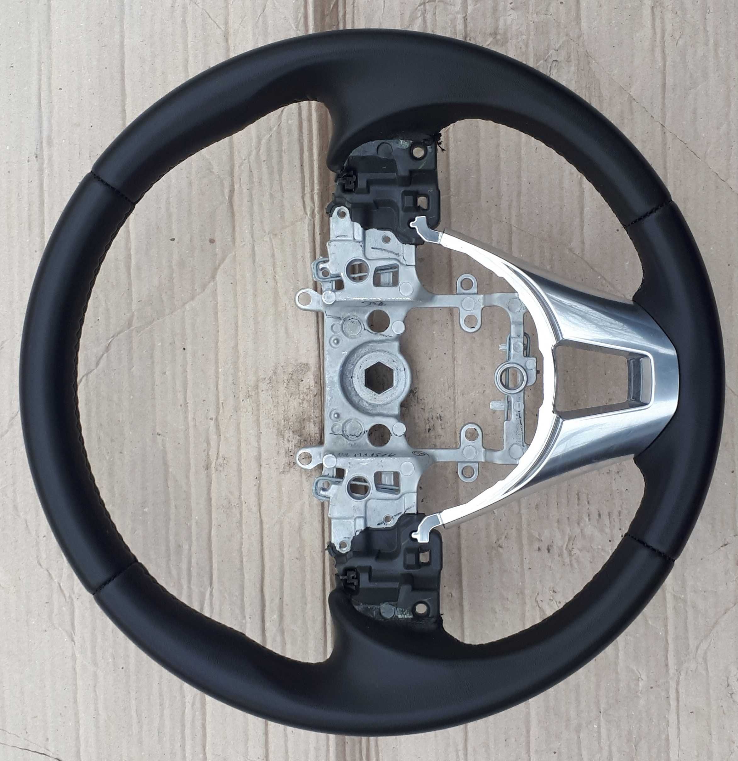 Перетяжка Руля Mazda 3 , 6 , Cx7 Перешив руль