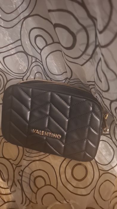 Mala valentino preta