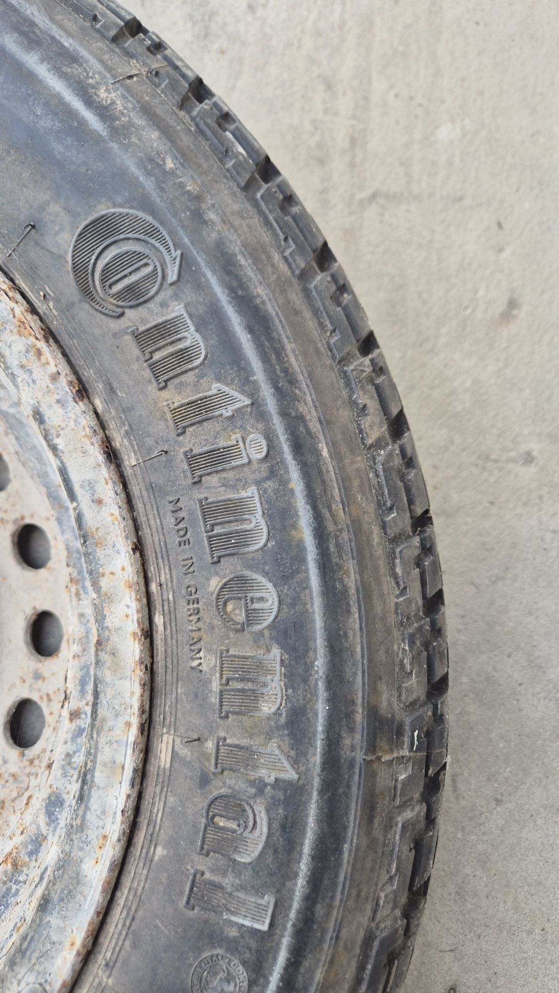 Продам колесо до течіка 195/70р15с з новою шиною continental
